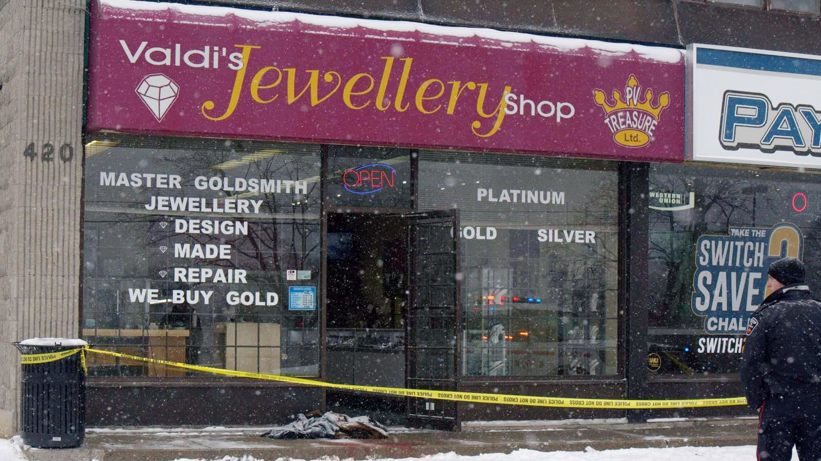Suspects arrested after armed robbery at Oshawa jewelry store - CityNews